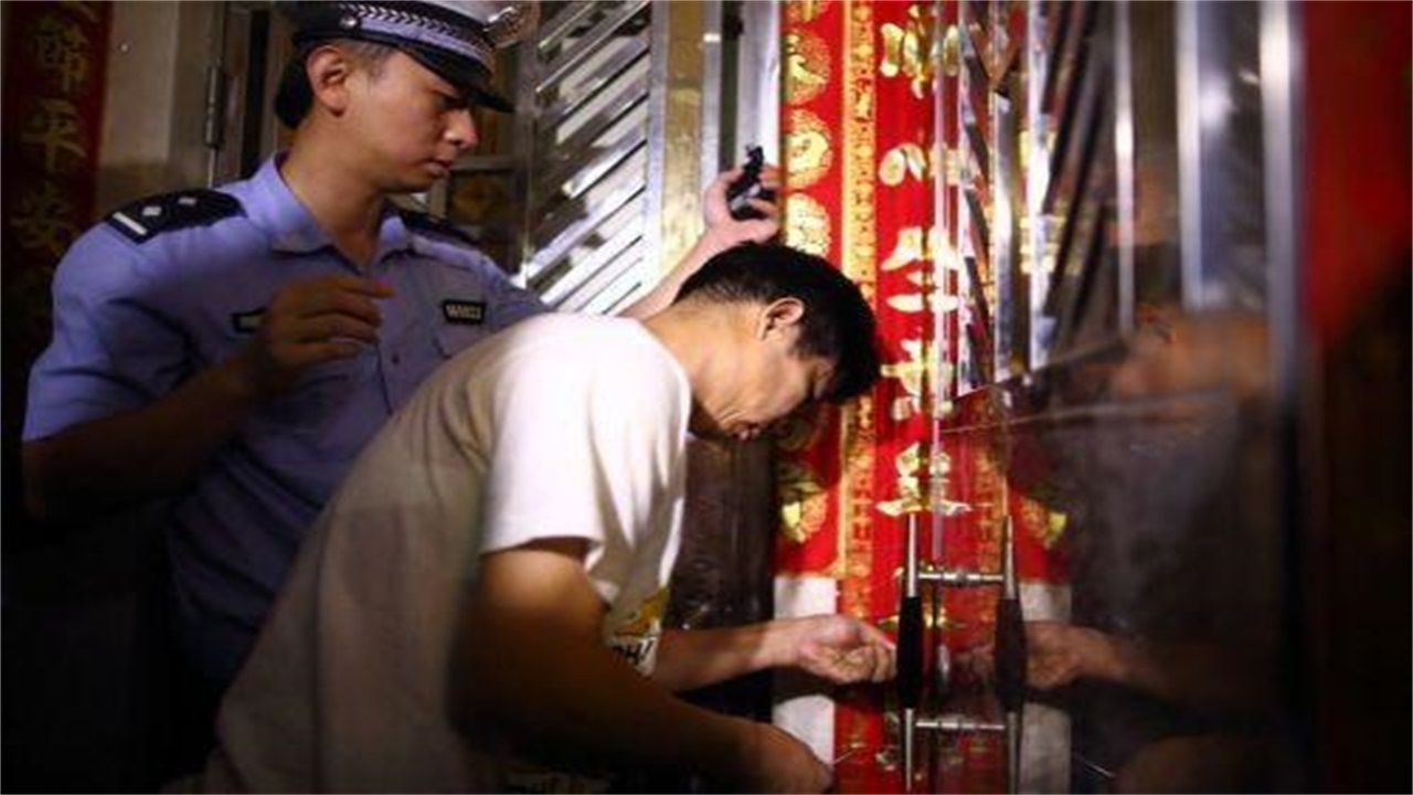 酒泉地区请开锁师傅开了锁后，师傅为什么一般都不进门，就算主人请也不进去？